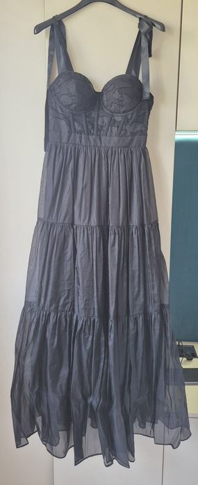 Дънкова рокля  и Черна спортно- елегантна рокля