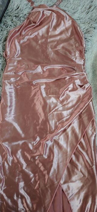 Чисто нови рокли, размер М към L