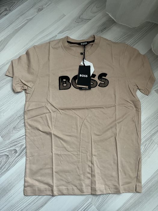 Tricouri Made By Society