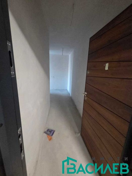 Продава се Тристаен апартамент в София, Център - 76 кв.м за 1423 €/кв.м - Снимка #3