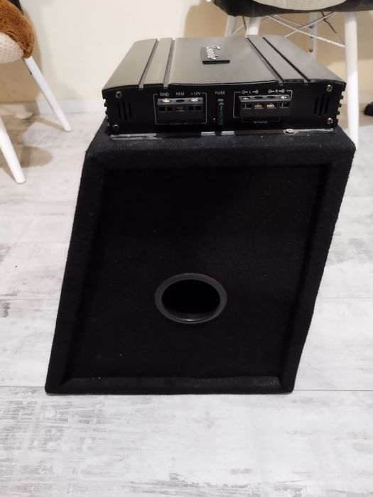 Бас каса Pioneer с усилвател Thunder TCA 2083