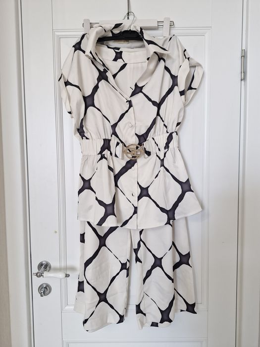 Брючный костюм.  Размер 40(46)