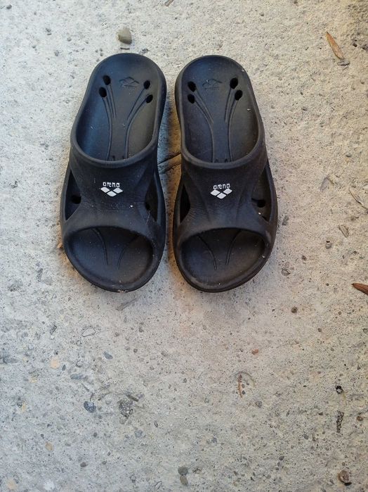 Slapi de piscina Arena