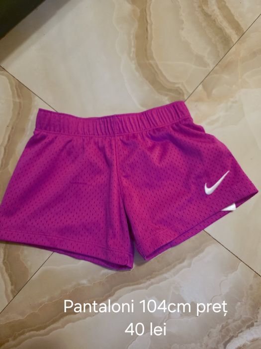 Pantaloni Nike mărimea 98-104 cm stare foarte bună
