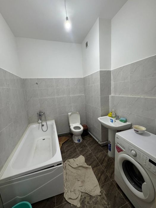 Срочно здаеться квартира в аренду чирчике 2 микрорайоне новостроека