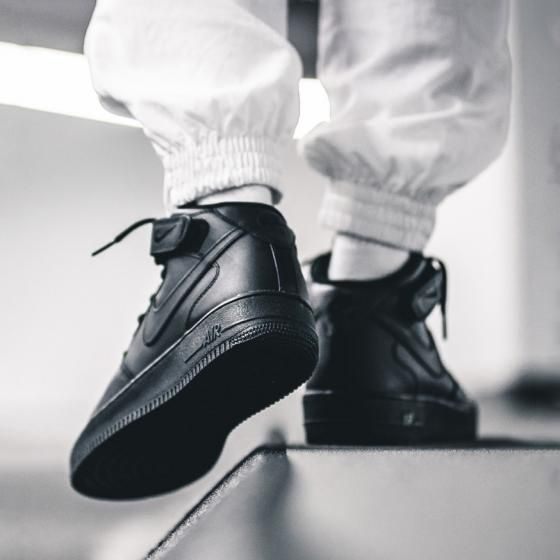 Nike сникърси Nike Air Force 1 Mid'07
Сникърси Air Force 1 Mid '07