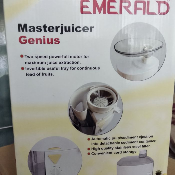 Новая соковыжималка Emerald
