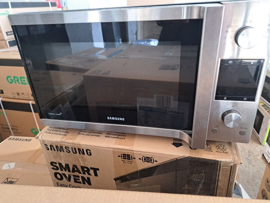 Нова 45 литра мощна/голяма микровълнова Samsung MC457TGRCSR  1550 вата