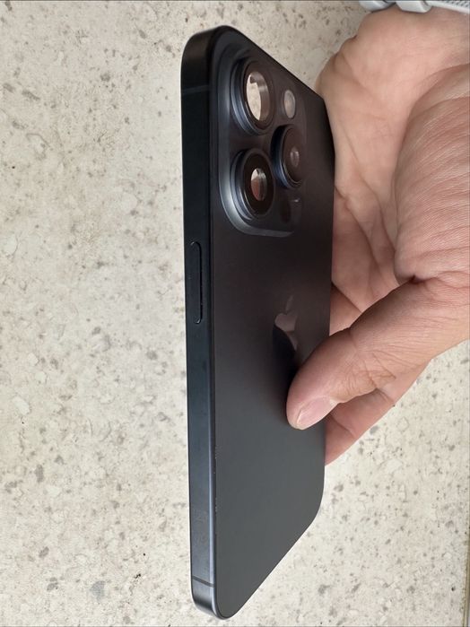Carcasa iPhone 15 Pro Blue Titan, impecabila