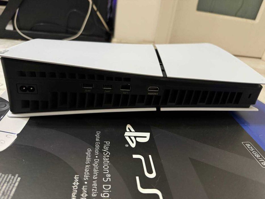 PlayStation 5 Slim Digital Edition (PS5) 825GB, E-Chassis, White and 2 controller