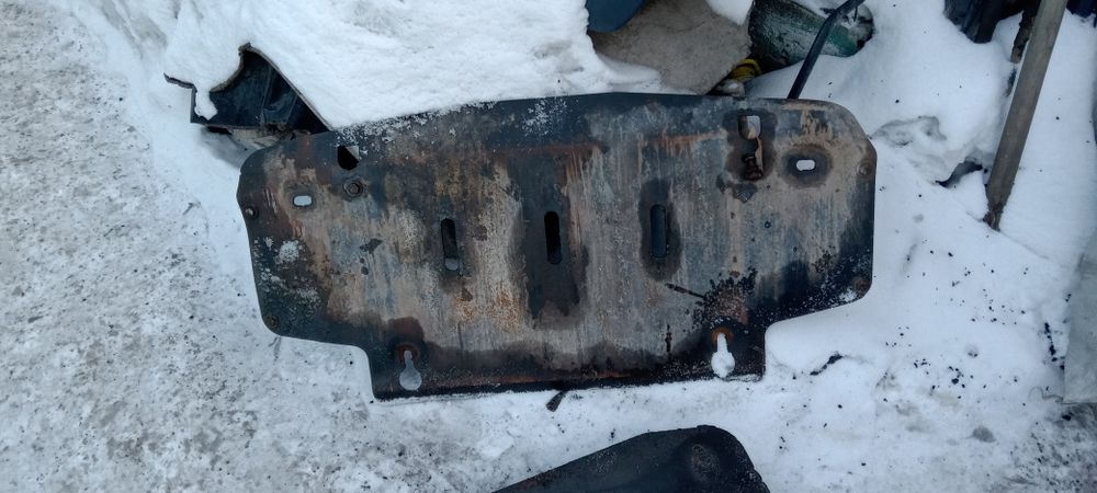 Защита двигателя Мерседес 210