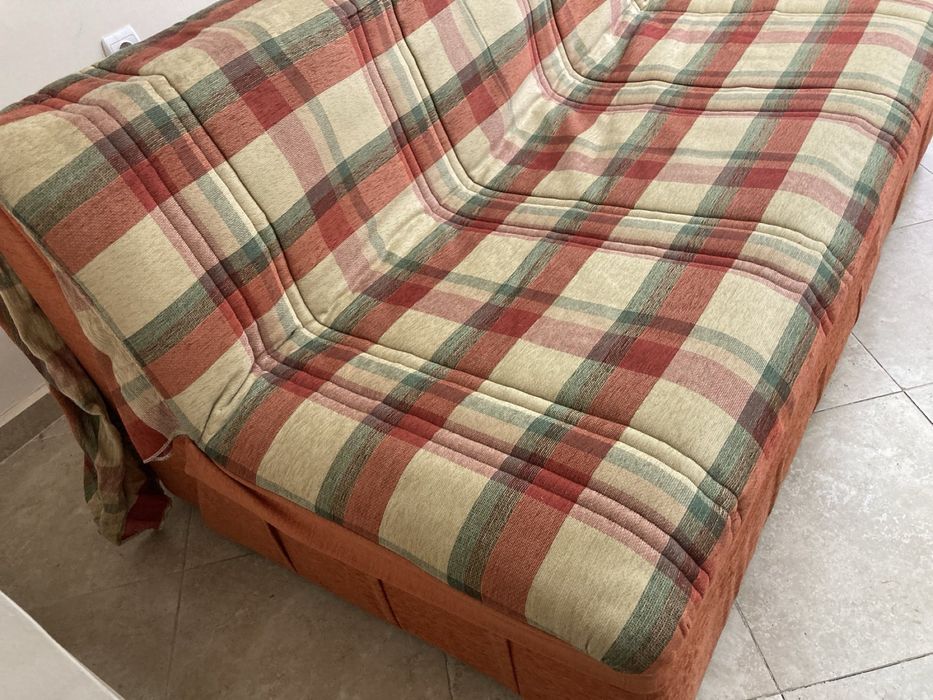 Разтегателен диван- легло.