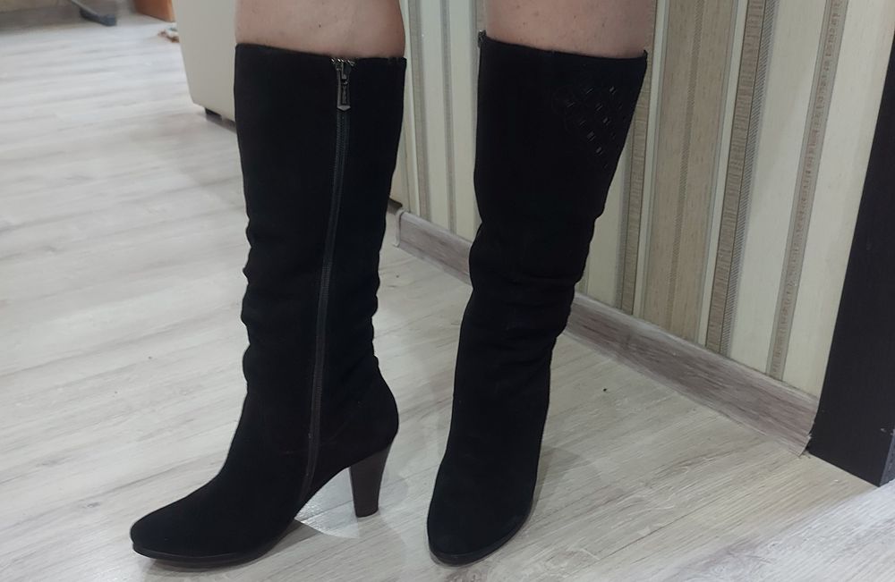 Продам зимние сапоги