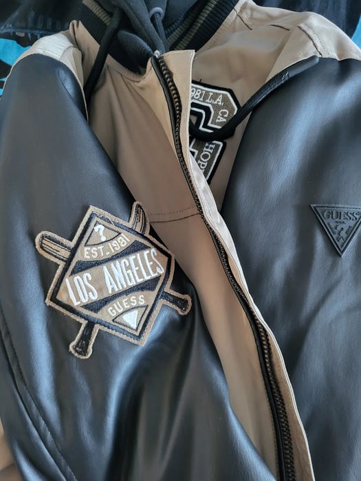 Оригинално яке на Guess размер М