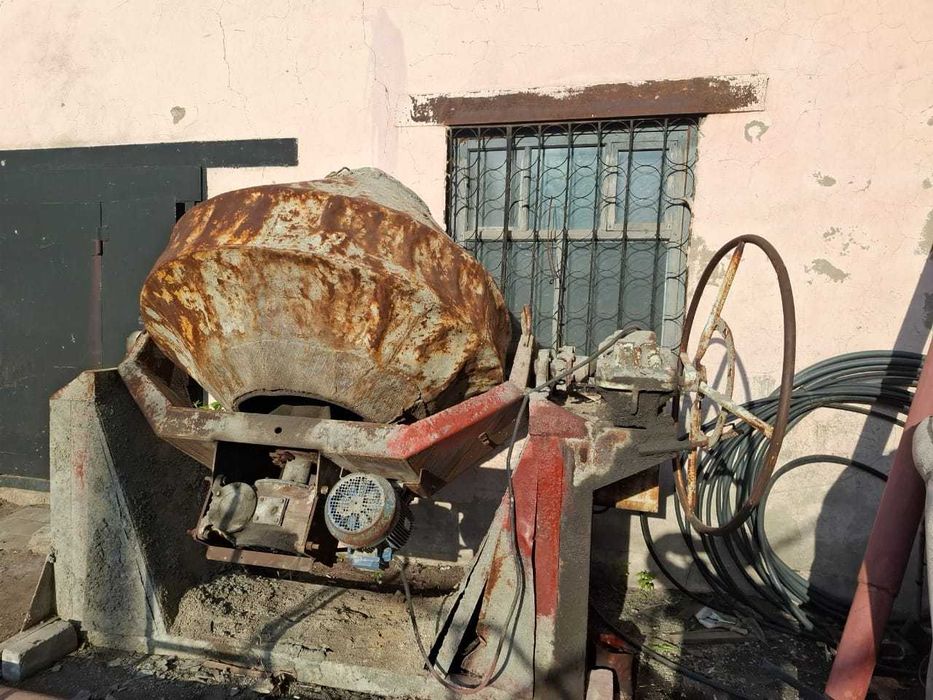 Продам бетономешалку 1 куб