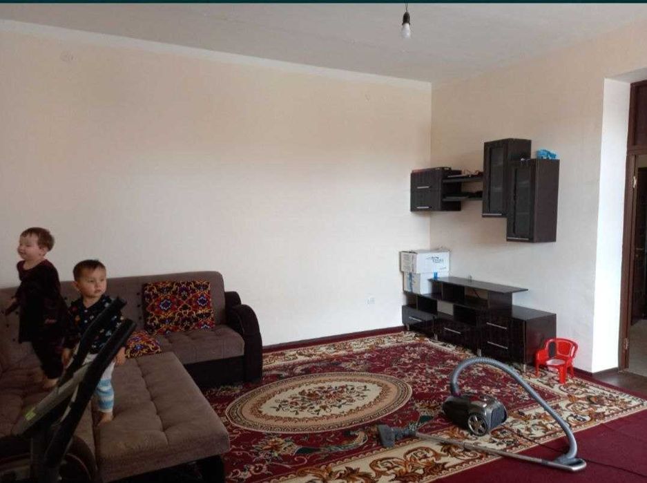 Мотрид худудида жойлашган 4 хонали коттедж арзон нархда сотилади