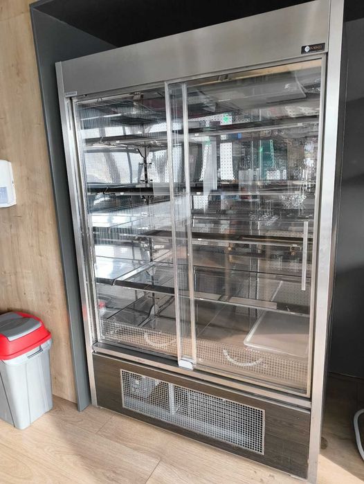 Хладилна Витрина