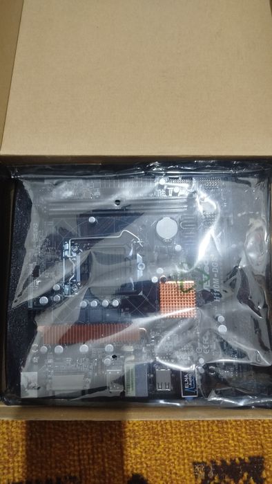 Материнская плата