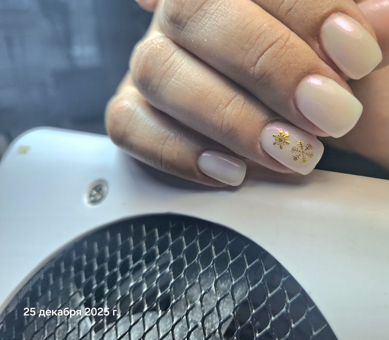 Маникюр Педикюр 3500