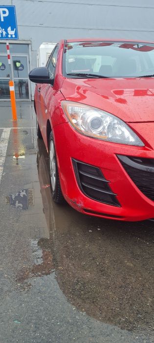 Mazda 3 berlina,1.6 benzina  93423 km