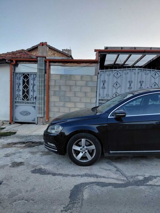 Продавам самостоятелна, просторна къща намираща се в кв. Аспарухово гр. Варна
