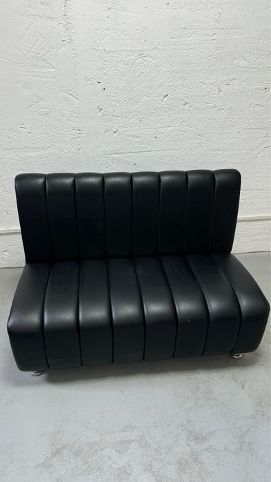 Диван кожаный б/у