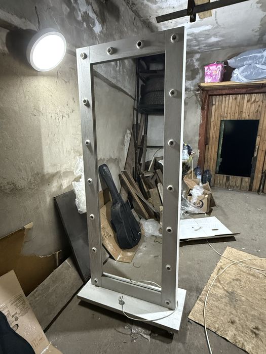 Зеркало с освещением