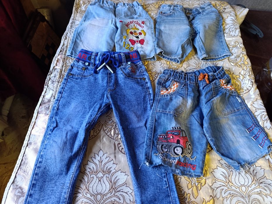 Продам пакет вещей на мальчика 3-5 лет