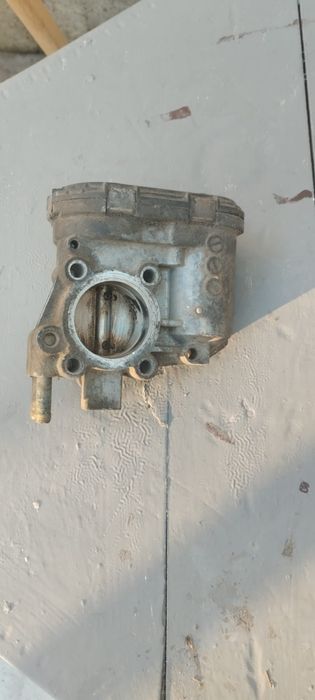 Vând clapeta acceleratie