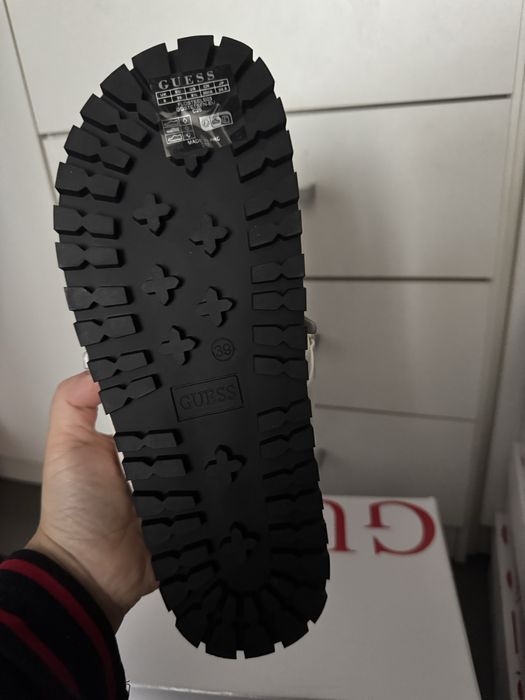 Șlapi Guess de femei