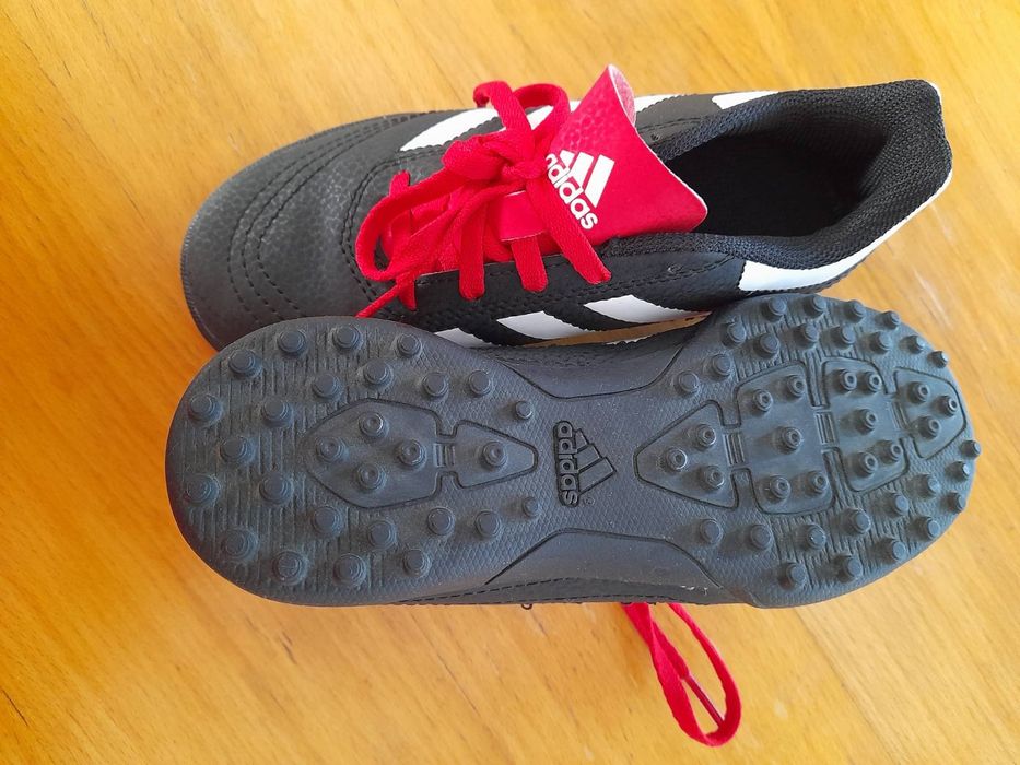 Детски бутонки Адидас