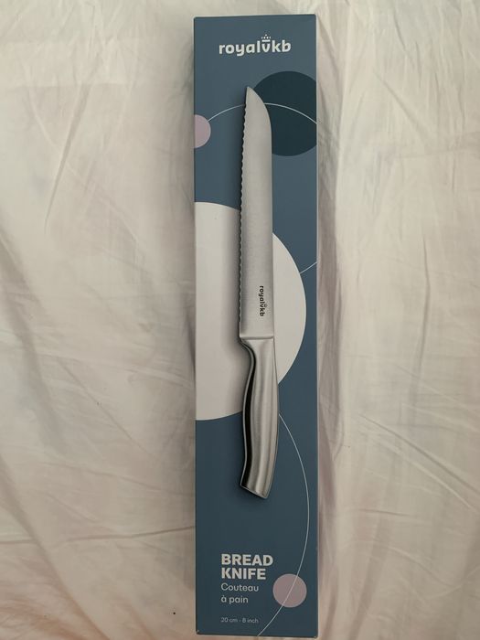 Nou, in cutie .Cutit pentru paine