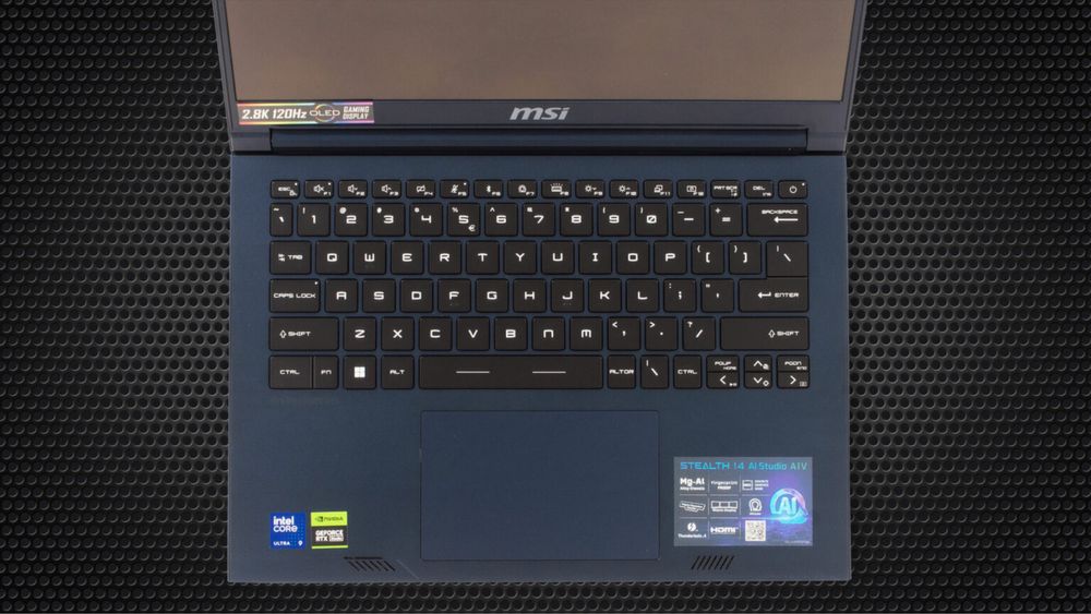 MSI Stealth 14 Ultr 9 185hx rtx 4060 8G