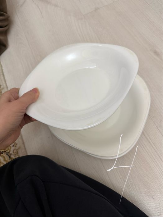 Набор посуды в белом цвете