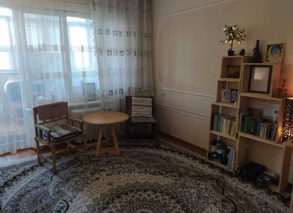 Продаётся 2/4/4 Юнусабад 4 квартал