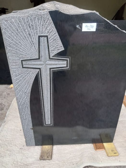 Piatra funerara pt. mormânt, granit negru din România