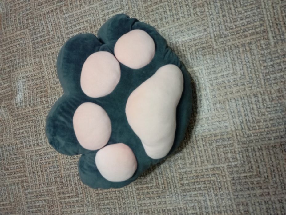 Продаю подушку лапку