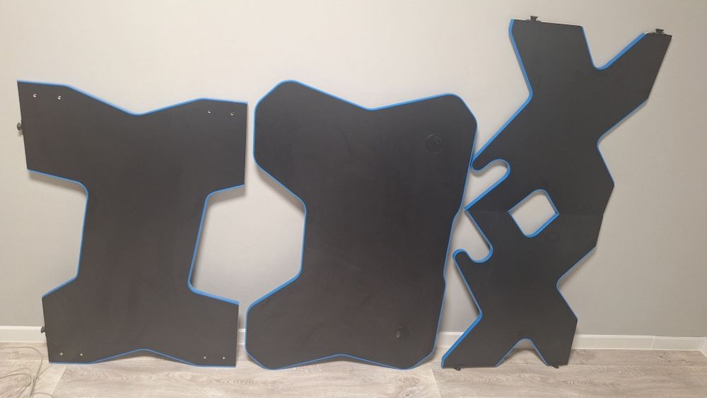 Компьютерный игровой стол.