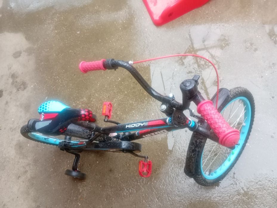 Bicicletă copil de vânzare aproape nouă,foarte puțin folosită!