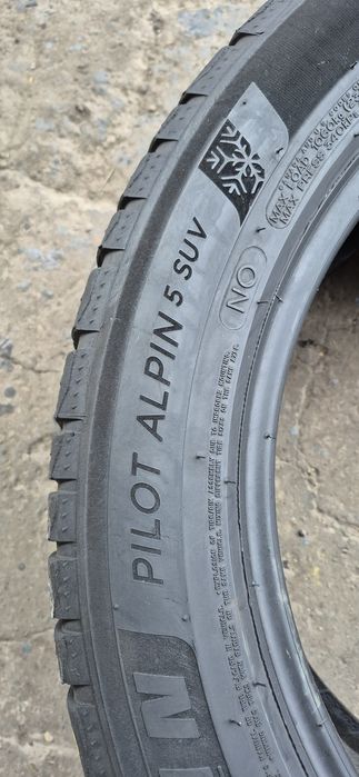 4 anvelope iarna Michelin 275/45/20.Pretul este pe bucata.