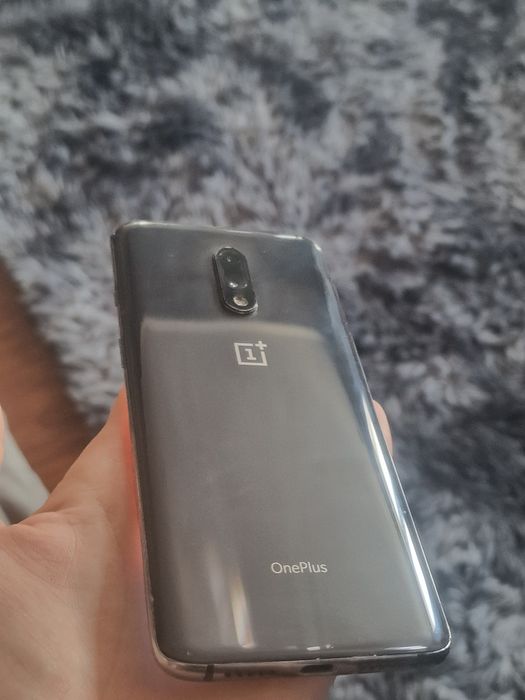 Продам One plus 7