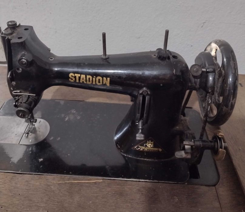Стара крачна шевна машина - 2 броя