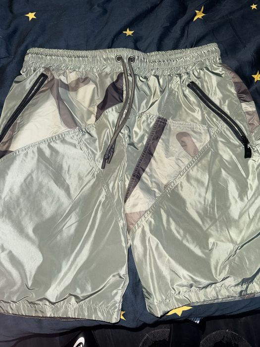 Pantaloni na luda
