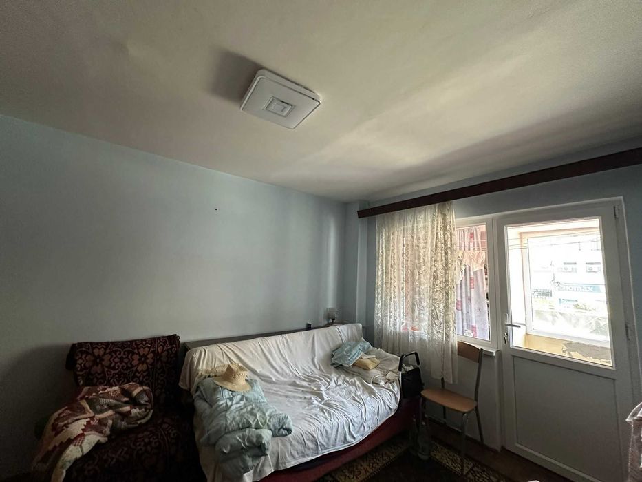 vand apartament 2 camere