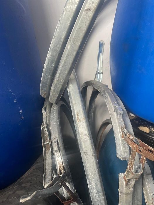 Бочки для воды́ 200л