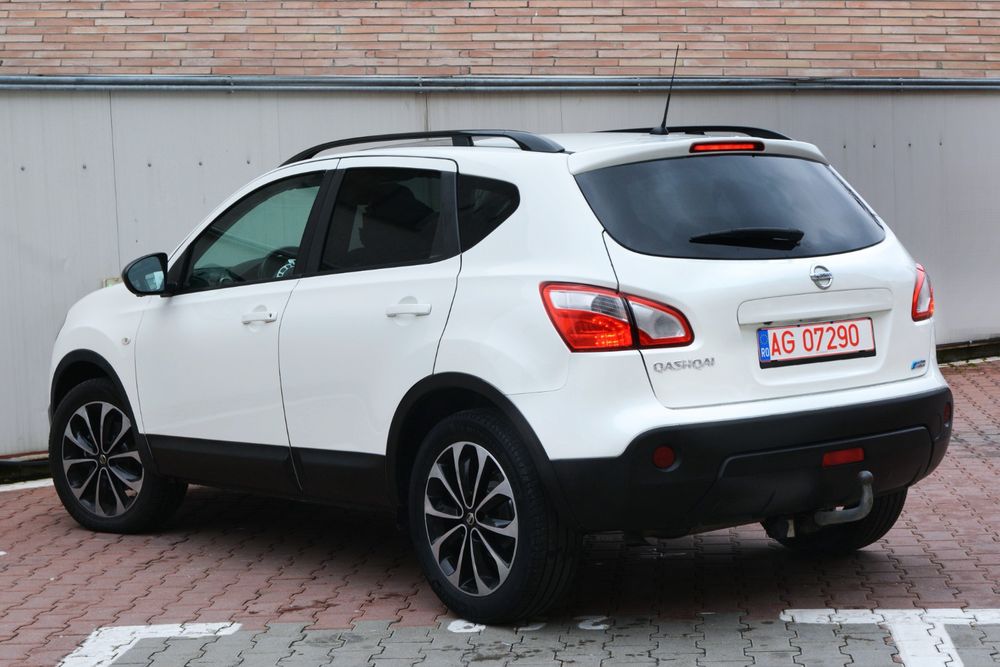 Nissan Qashqai Tekna 2014 1.6Dci 130CP Alb Perlat Xenon Alcantara