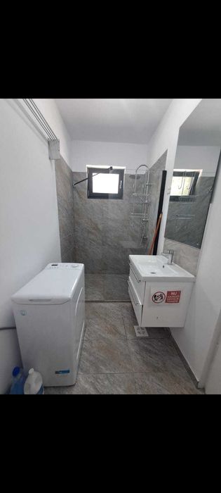 Închiriez garsoniera open space