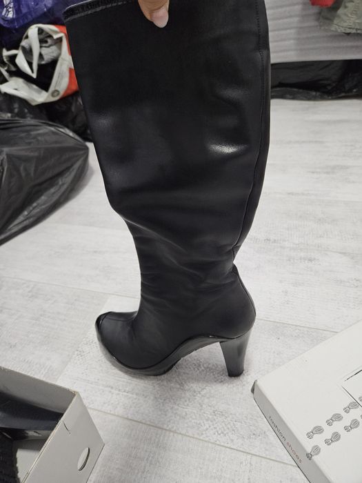 Обувки и боти и ботуш