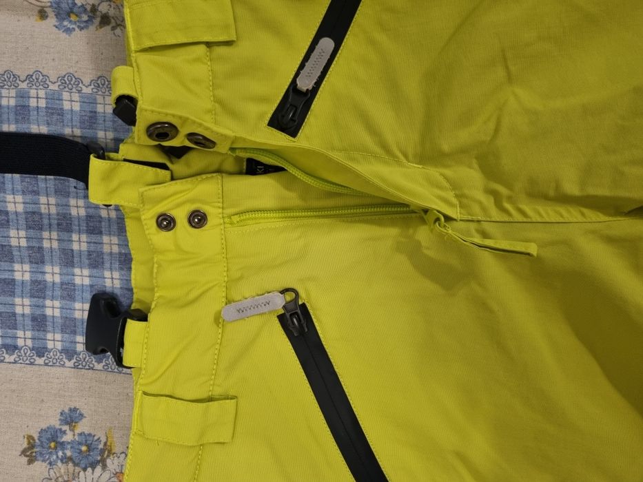 Ски гащеризон 6-7г и екип 4-6г