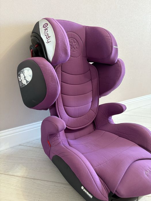 Продам автокресло Kiddy